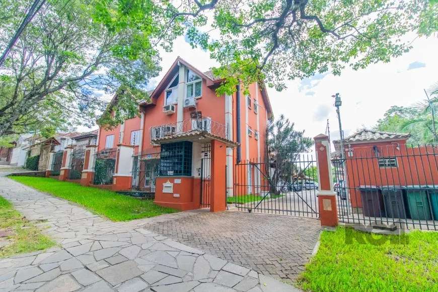 Foto 1 de Casa de Condomínio com 3 Quartos à venda, 139m² em Teresópolis, Porto Alegre