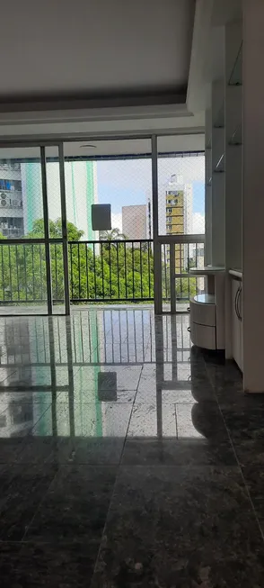 Foto 1 de Apartamento com 2 Quartos para alugar, 85m² em Graças, Recife