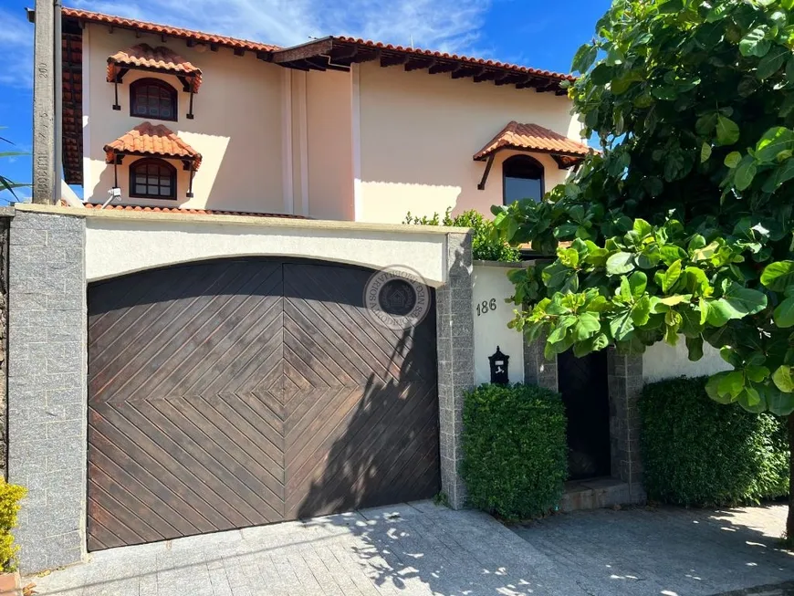 Foto 1 de Casa com 3 Quartos para venda ou aluguel, 288m² em Esplanada Mendes Moraes, São Roque