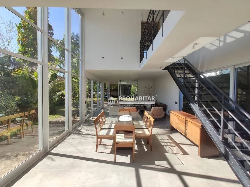 Foto 1 de Casa de Condomínio com 3 Quartos à venda, 260m² em Parque Terceiro Lago, São Paulo