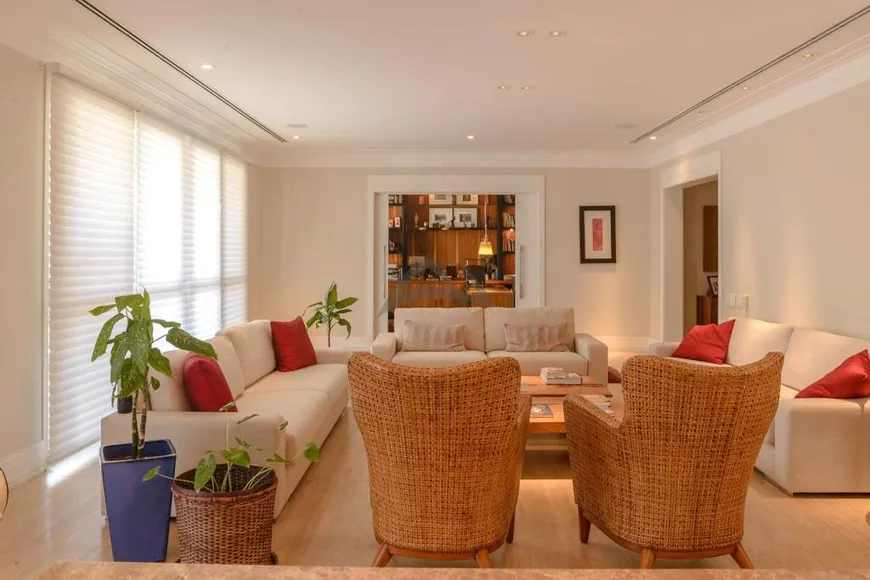 Foto 1 de Apartamento com 4 Quartos para venda ou aluguel, 500m² em Cambuí, Campinas