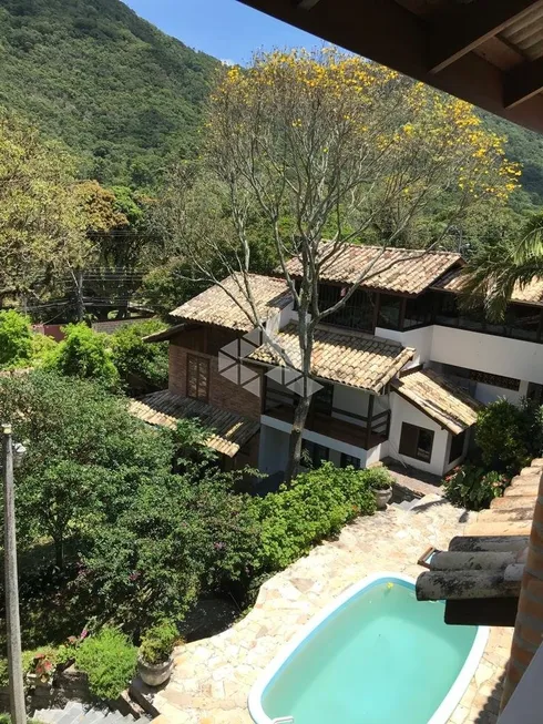 Foto 1 de Casa com 8 Quartos à venda, 635m² em São João do Rio Vermelho, Florianópolis