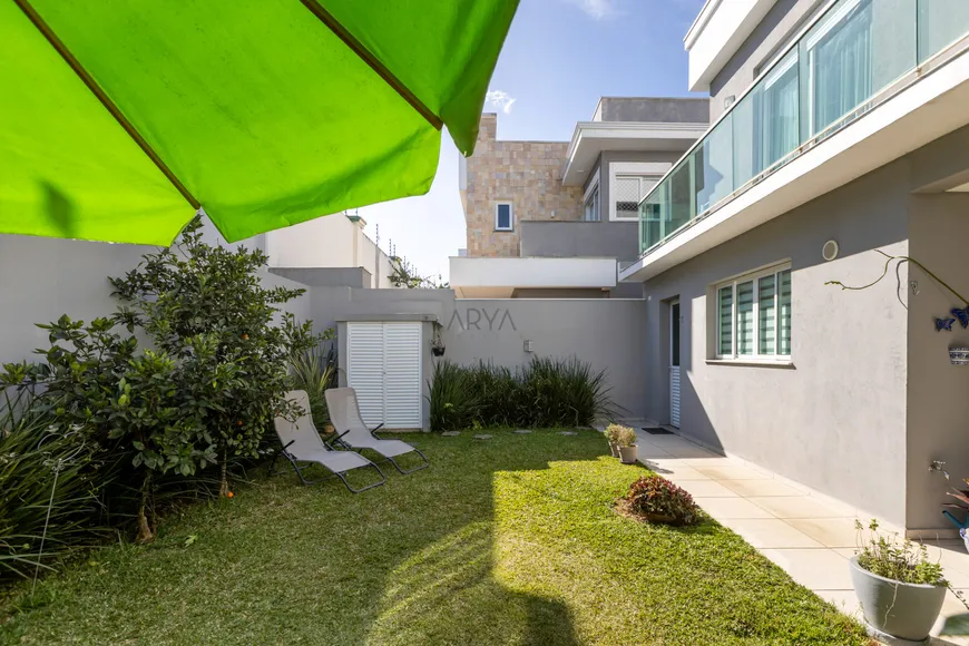 Foto 1 de Casa de Condomínio com 4 Quartos à venda, 240m² em Santa Felicidade, Curitiba