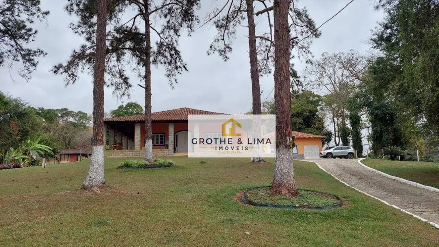 Foto 1 de Fazenda/Sítio com 3 Quartos à venda, 400m² em Vila Brasil, Cruzeiro