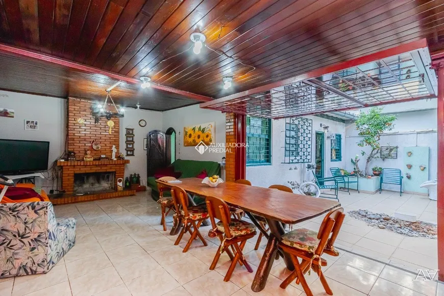 Foto 1 de Casa com 6 Quartos à venda, 242m² em Higienópolis, Porto Alegre