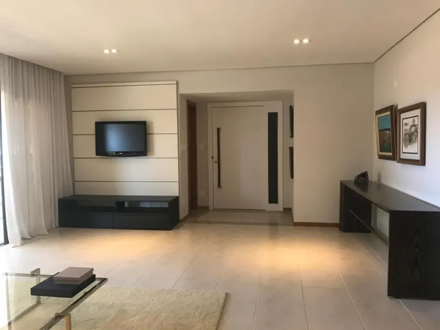 Foto 1 de Apartamento com 4 Quartos à venda, 276m² em Patamares, Salvador