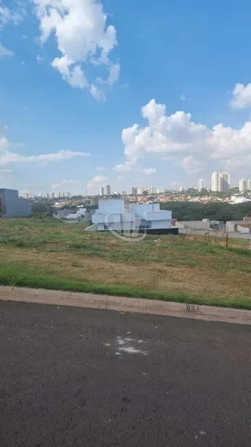 Foto 1 de Lote/Terreno à venda, 250m² em Parque Laranjeiras, Araraquara