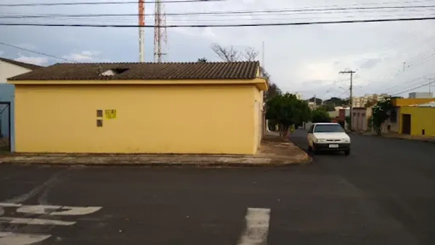 Foto 1 de Casa com 2 Quartos à venda, 70m² em Universitário, Uberaba