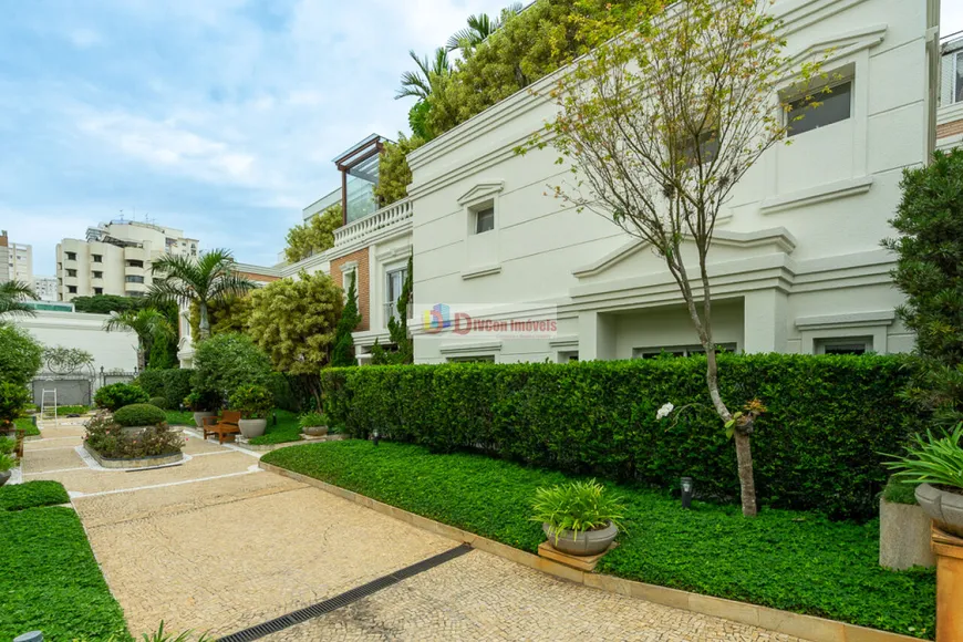 Foto 1 de Casa de Condomínio com 5 Quartos à venda, 1200m² em Brooklin, São Paulo