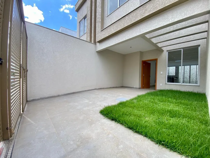 Foto 1 de Casa com 3 Quartos à venda, 113m² em Santa Rosa, Belo Horizonte