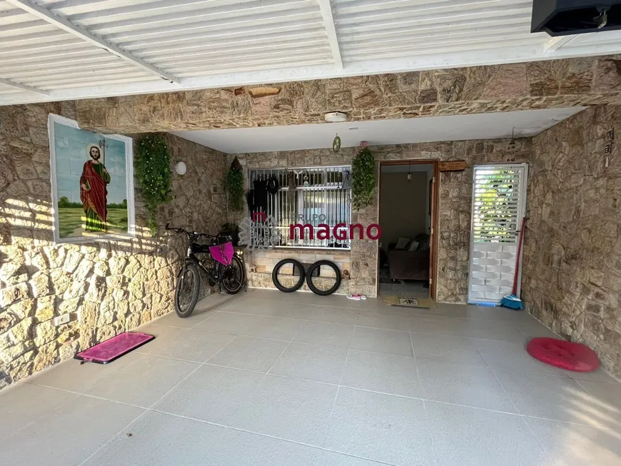 Foto 1 de Casa com 3 Quartos à venda, 200m² em Jardim Nice, São Paulo