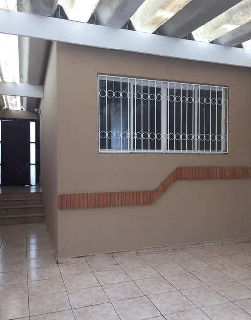 Foto 1 de Sobrado com 3 Quartos para alugar, 180m² em Vila Gomes, São Paulo
