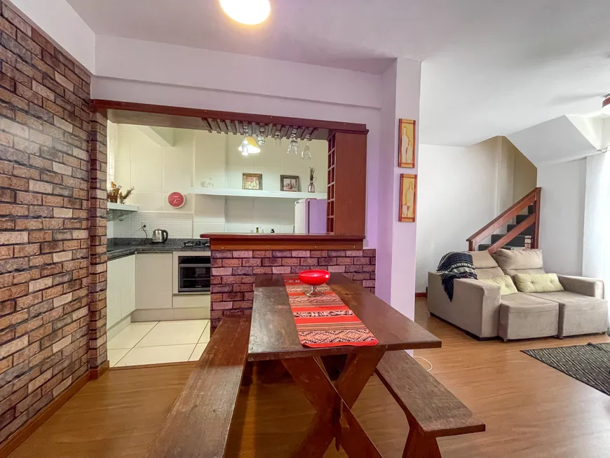 Foto 1 de Apartamento com 2 Quartos à venda, 51m² em Capoeiras, Florianópolis