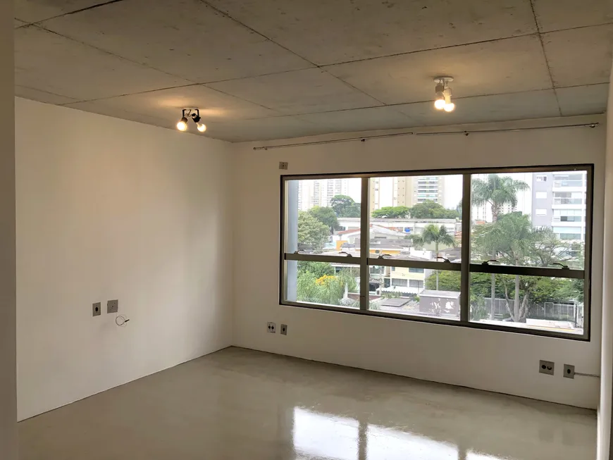 Foto 1 de Apartamento com 2 Quartos para alugar, 70m² em Campo Belo, São Paulo