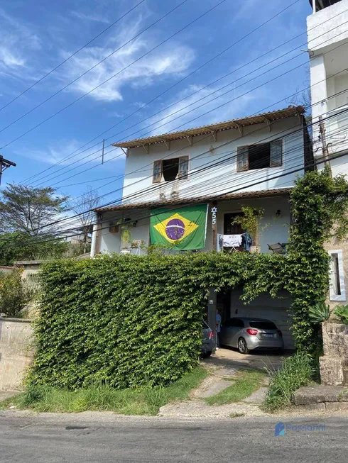 Foto 1 de Casa com 4 Quartos à venda, 300m² em Santa Cecília, Juiz de Fora