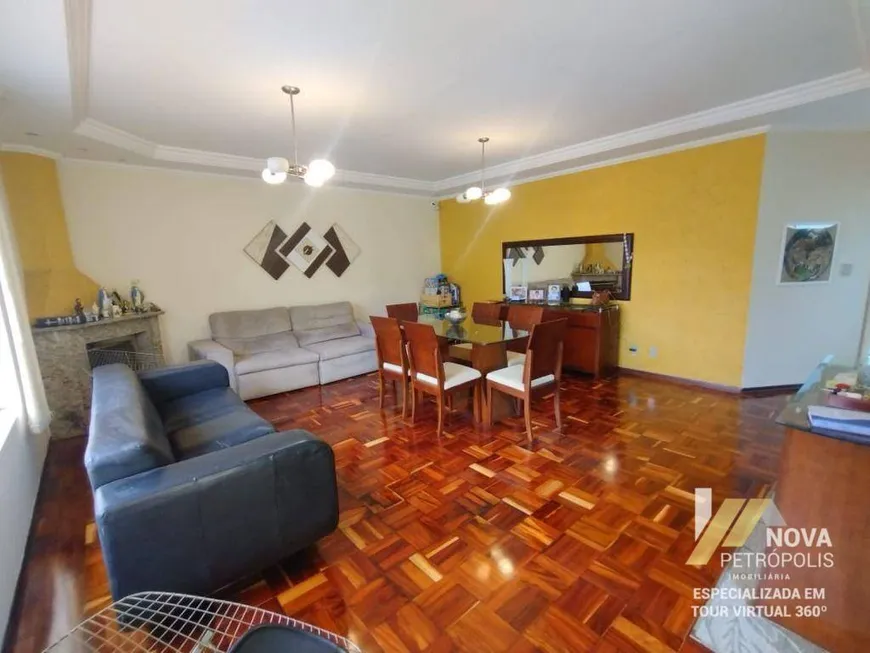 Foto 1 de Casa com 3 Quartos à venda, 261m² em Nova Petrópolis, São Bernardo do Campo