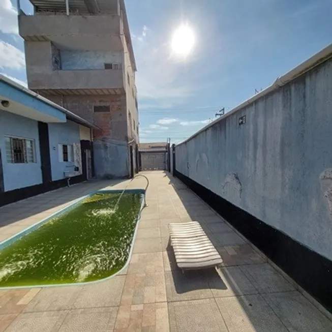 Foto 1 de Casa com 3 Quartos para alugar, 290m² em Alto do Cardoso, Pindamonhangaba