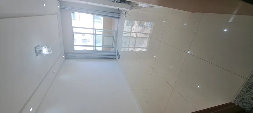 Foto 1 de Apartamento com 2 Quartos para alugar, 52m² em Centro, Lauro de Freitas