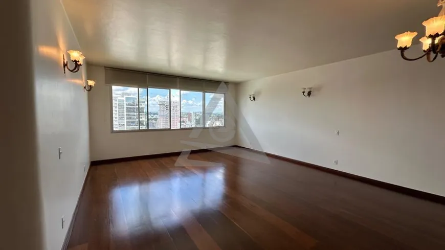 Foto 1 de Apartamento com 3 Quartos à venda, 200m² em Cambuí, Campinas