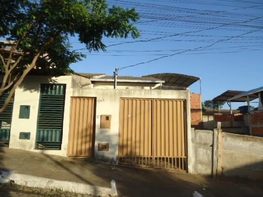 Foto 1 de Casa com 2 Quartos à venda, 180m² em Cidade Jardim, Governador Valadares