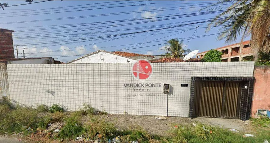 Foto 1 de Casa com 3 Quartos à venda, 180m² em Montese, Fortaleza