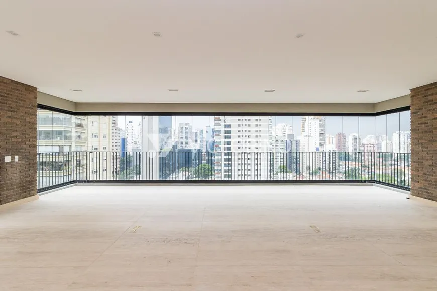 Foto 1 de Apartamento com 3 Quartos à venda, 308m² em Itaim Bibi, São Paulo