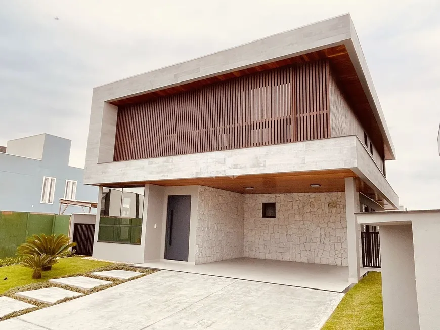Foto 1 de Casa de Condomínio com 4 Quartos à venda, 284m² em Areias, Camboriú