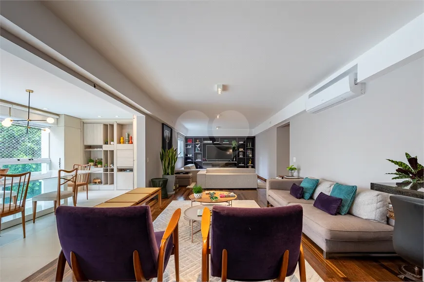 Foto 1 de Apartamento com 3 Quartos à venda, 204m² em Moema, São Paulo