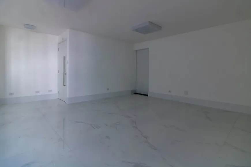 Foto 1 de Apartamento com 3 Quartos à venda, 118m² em Santa Cecília, São Paulo