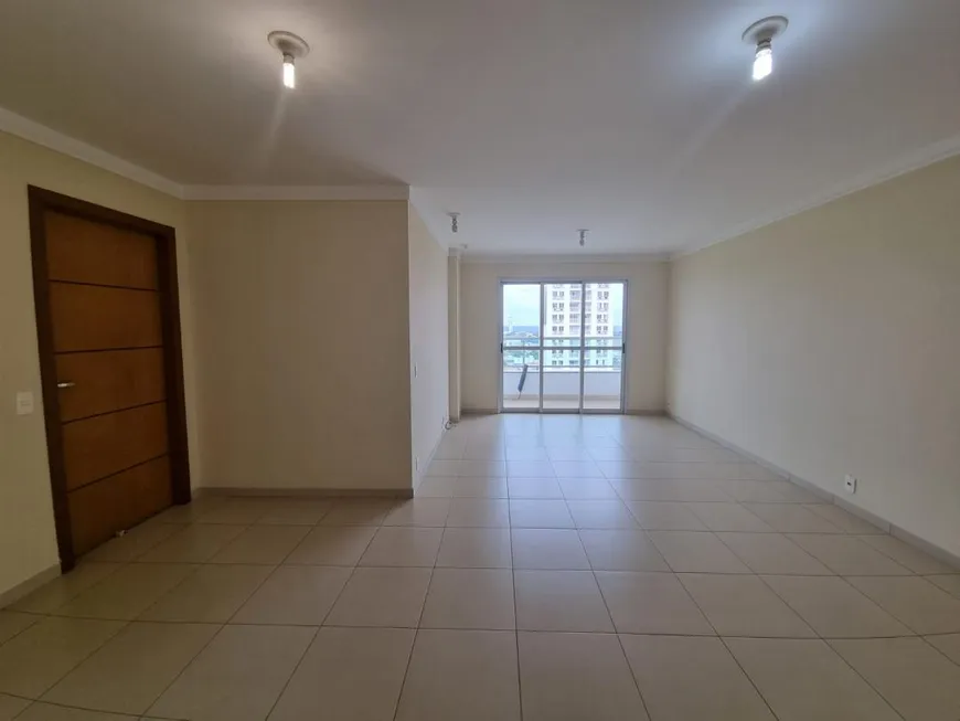 Foto 1 de Apartamento com 3 Quartos à venda, 215m² em Duque de Caxias, Cuiabá