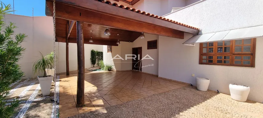 Foto 1 de Sobrado com 3 Quartos à venda, 292m² em Jardim Aclimação, Araraquara