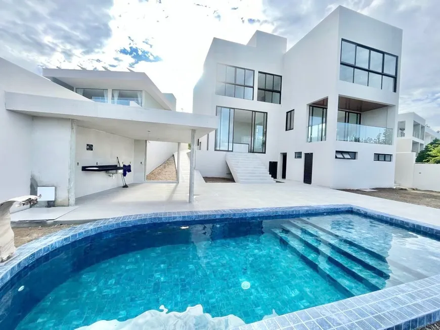 Foto 1 de Casa de Condomínio com 4 Quartos à venda, 418m² em Barro Duro, Maceió