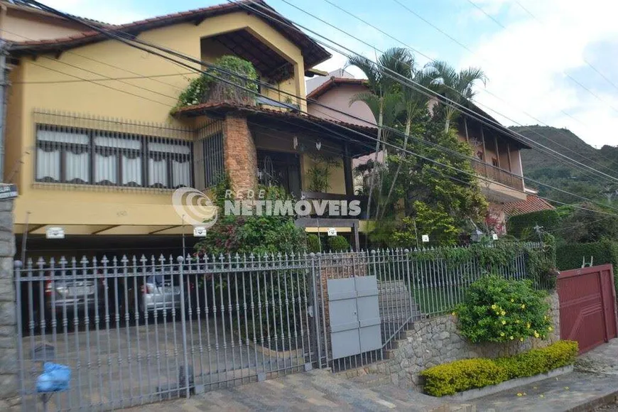 Foto 1 de Casa com 5 Quartos à venda, 374m² em Mangabeiras, Belo Horizonte