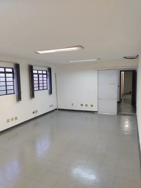 Foto 1 de Prédio Comercial com 3 Quartos para alugar, 90m² em Vila Industrial, Campinas