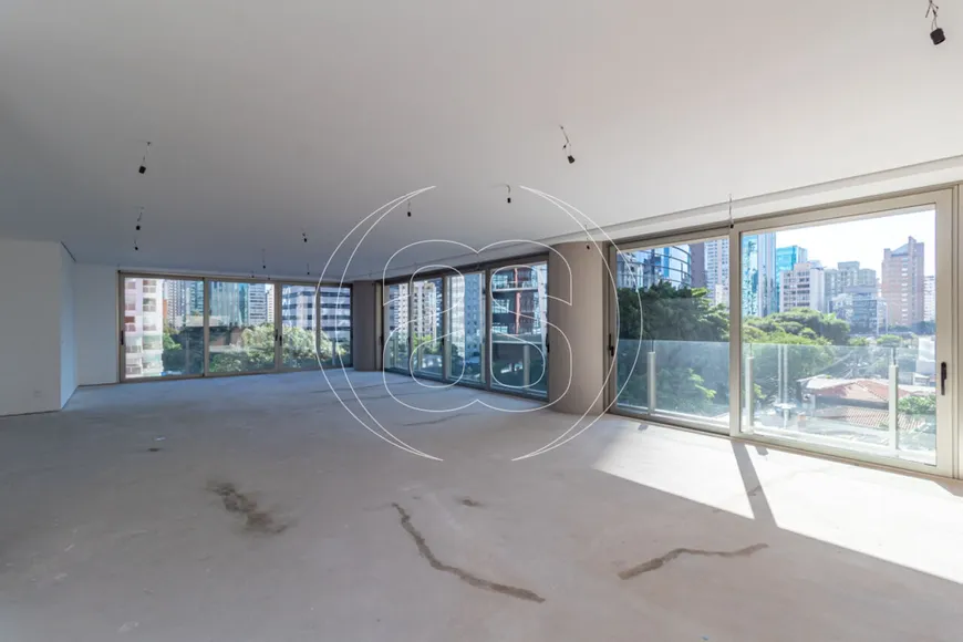 Foto 1 de Apartamento com 4 Quartos à venda, 335m² em Itaim Bibi, São Paulo