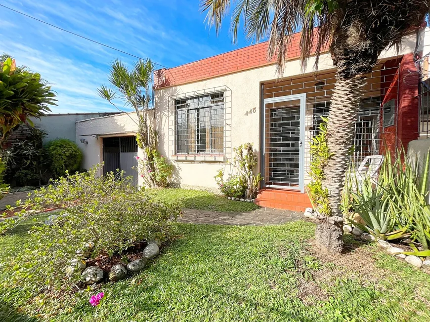 Foto 1 de Casa com 3 Quartos à venda, 120m² em São Sebastião, Porto Alegre