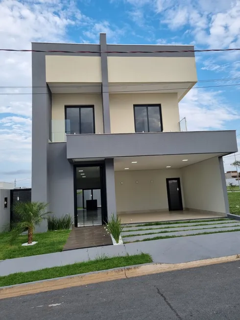Foto 1 de Casa de Condomínio com 4 Quartos à venda, 245m² em Distrito Industrial, Cuiabá