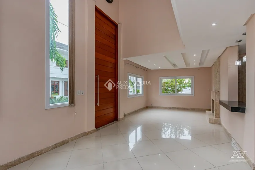 Foto 1 de Casa de Condomínio com 3 Quartos à venda, 188m² em Sarandi, Porto Alegre