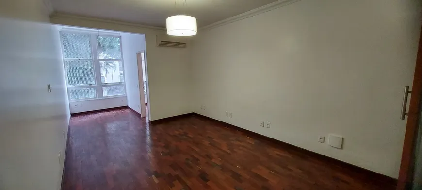 Foto 1 de Apartamento com 3 Quartos à venda, 110m² em Copacabana, Rio de Janeiro