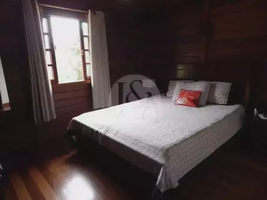 Foto 1 de Casa com 4 Quartos à venda, 420m² em Retiro, Petrópolis