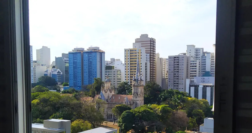 Foto 1 de Apartamento com 3 Quartos para alugar, 190m² em Funcionários, Belo Horizonte