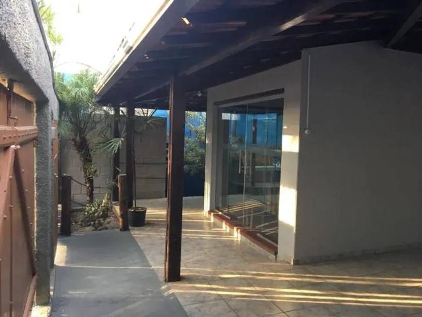Foto 1 de Casa com 3 Quartos à venda, 300m² em Planalto, Brumadinho