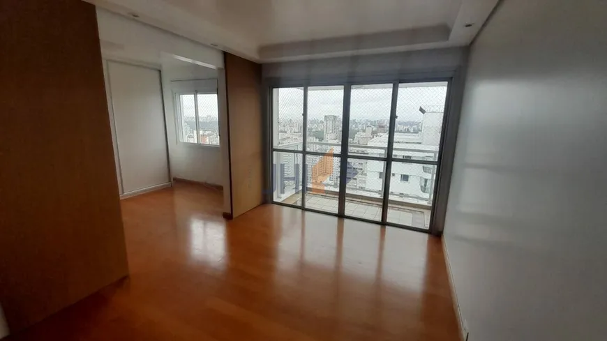 Foto 1 de Apartamento com 3 Quartos para alugar, 110m² em Cerqueira César, São Paulo
