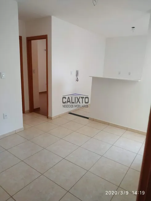 Foto 1 de Apartamento com 2 Quartos à venda, 43m² em Jardim Holanda, Uberlândia