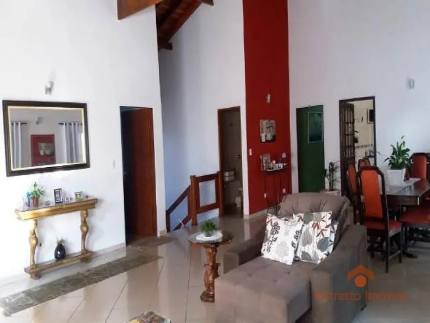 Foto 1 de Casa de Condomínio com 3 Quartos à venda, 500m² em Jardim Elias, Cotia