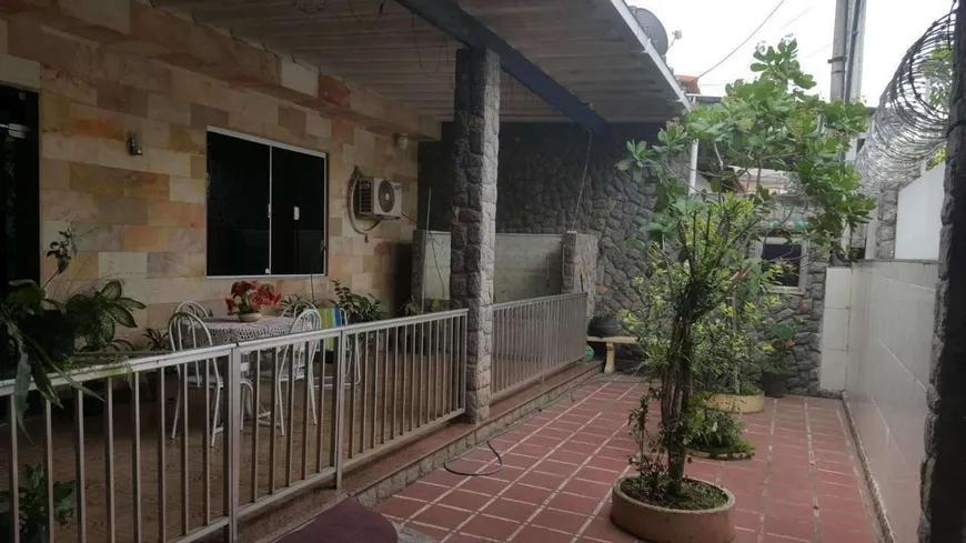 Foto 1 de Casa com 2 Quartos à venda, 172m² em Realengo, Rio de Janeiro