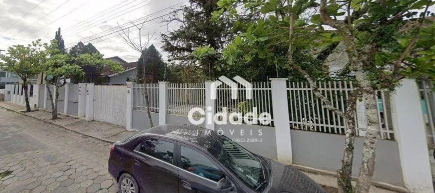 Foto 1 de Casa com 3 Quartos à venda, 230m² em Centro, Balneário Piçarras