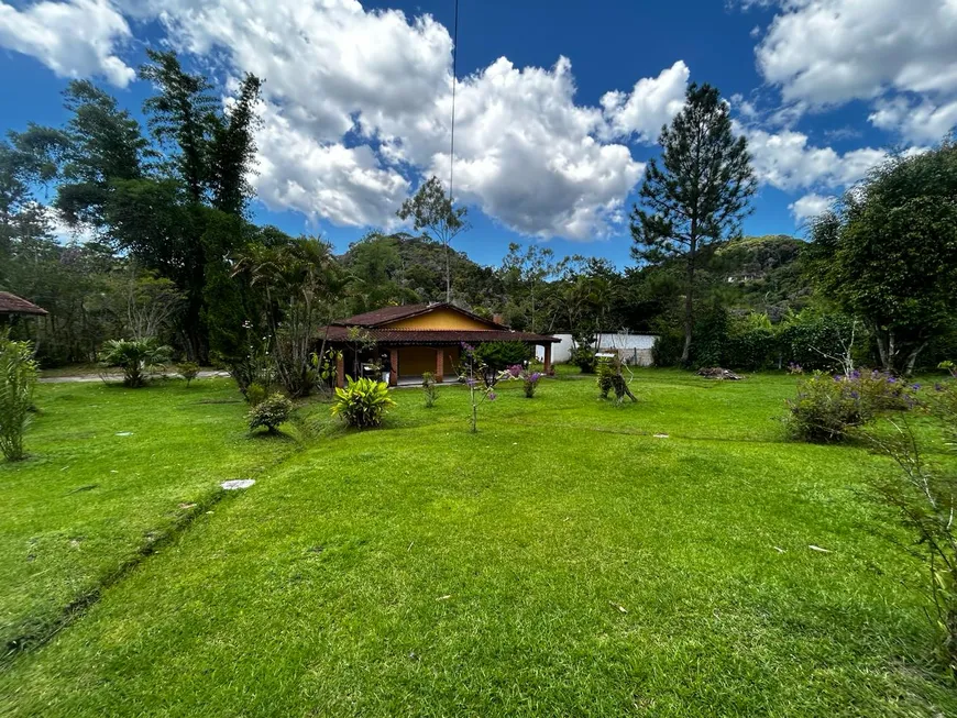 Foto 1 de Fazenda/Sítio com 4 Quartos à venda, 5000m² em Centro, São Lourenço da Serra