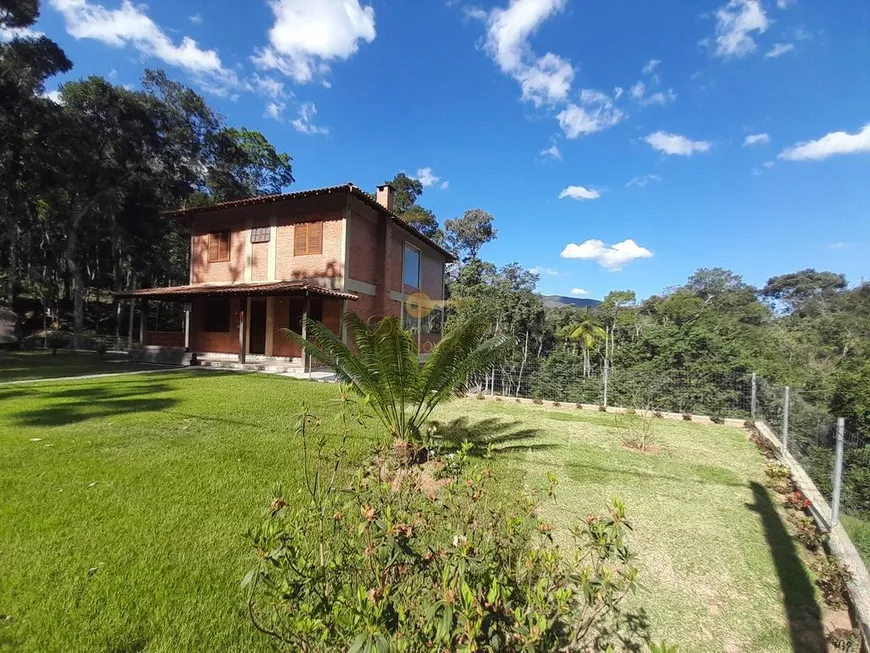 Foto 1 de Casa de Condomínio com 4 Quartos à venda, 2400m² em Três Córregos, Teresópolis