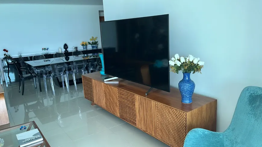 Foto 1 de Apartamento com 4 Quartos para alugar, 235m² em Boa Viagem, Recife
